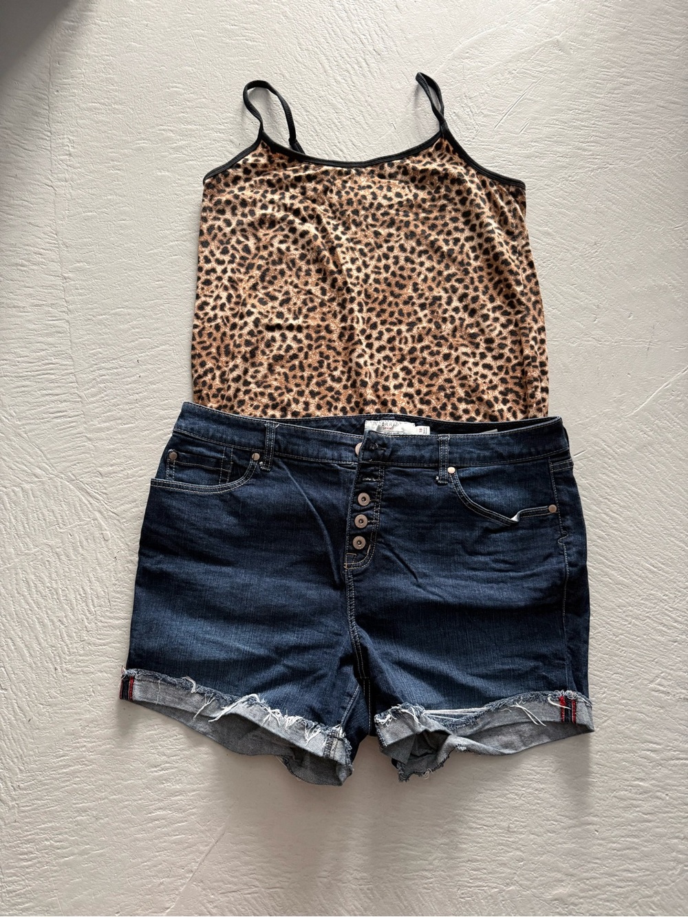 Torrid Leopard Print Cami & Dark Blue Denim Shorts Set